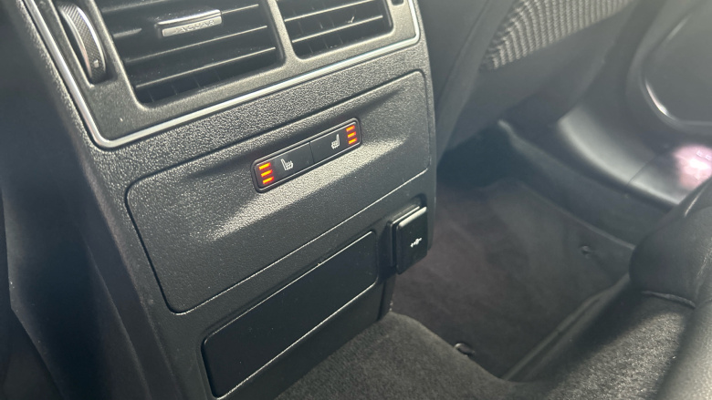 Jaguar F-Pace 2.0 D200 R-Dynamic SE 5dr Auto AWD Diesel Estate